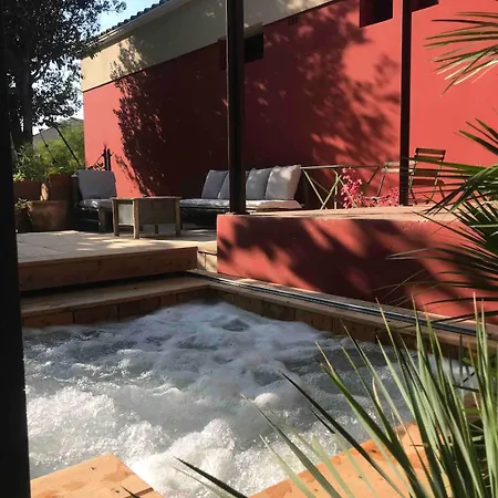 La Maison Rouge Dans Les Pins Villa